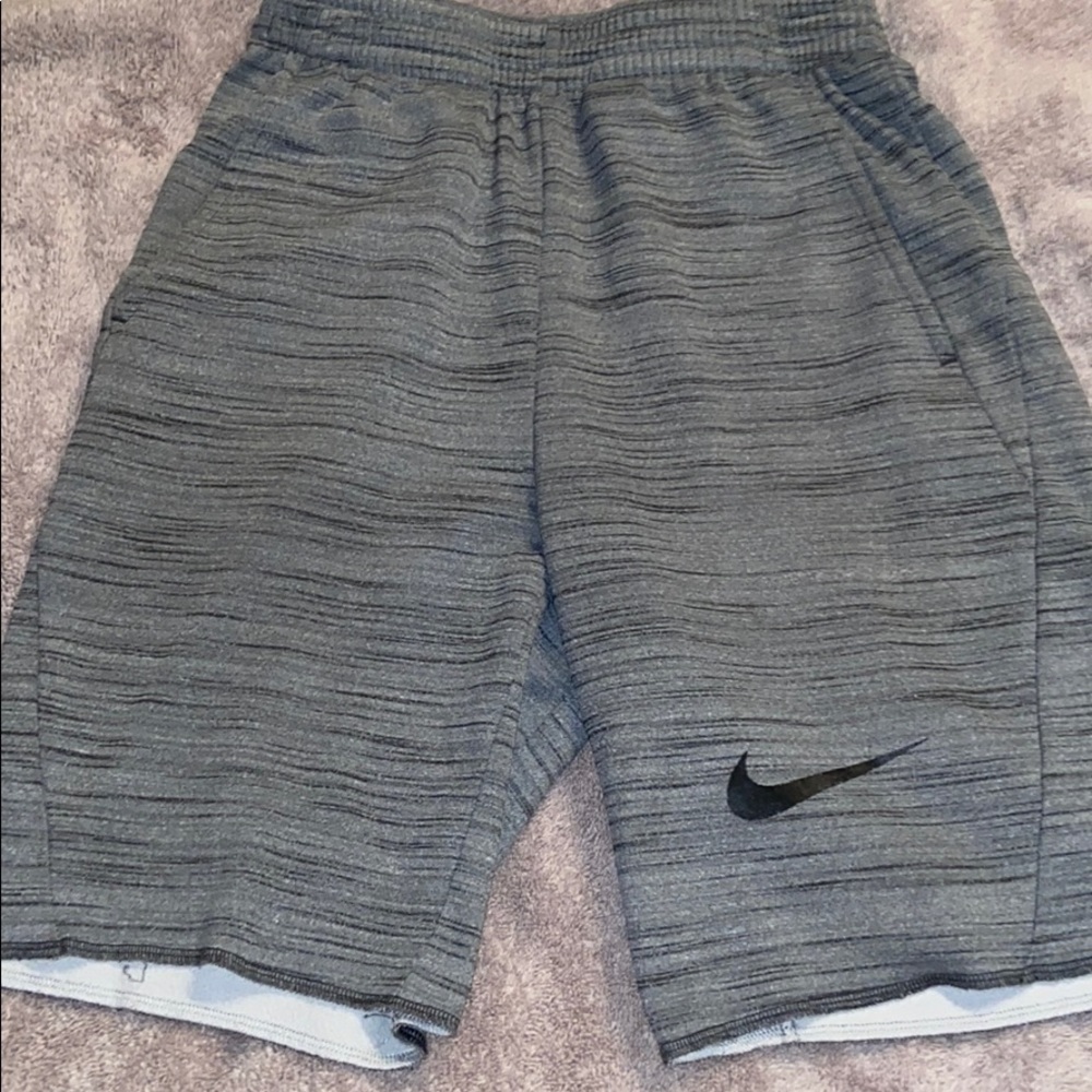 Boys(L) Dri-Fit Nike Grey Shorts